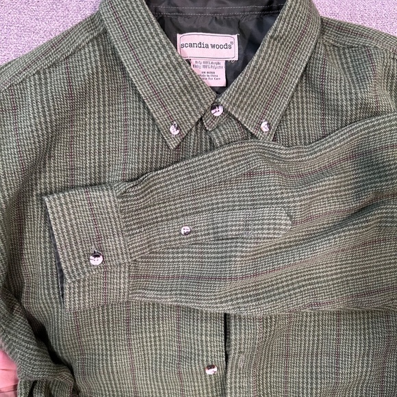 🔶Set of 2 Plaid Button Down Shirts - Picture 11 of 14